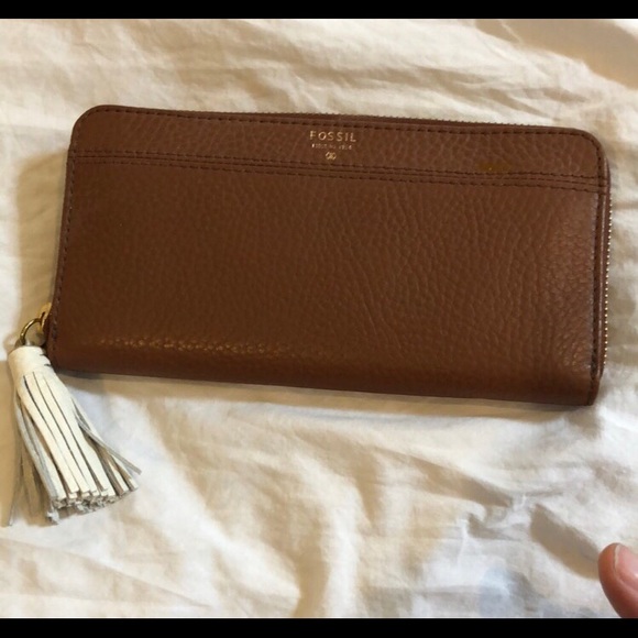 Fossil Handbags - New with tags, genuine leather, Fossil wallet / “Tara Clutch”